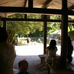 日焼けを防ぐ日陰