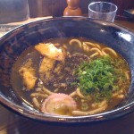 黒ごまピリ辛うどん