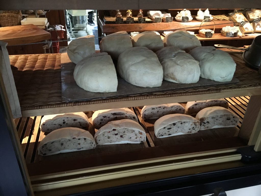 カレントのパン