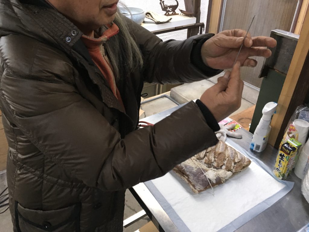 凧糸を通すための工夫