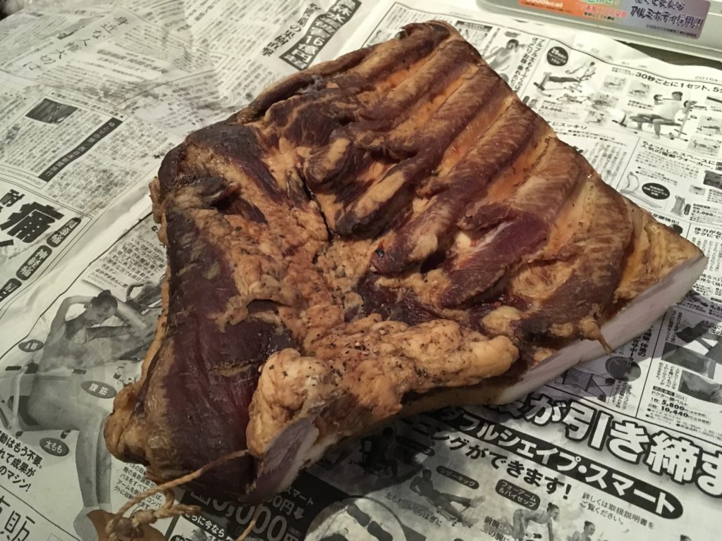 完成したベーコン