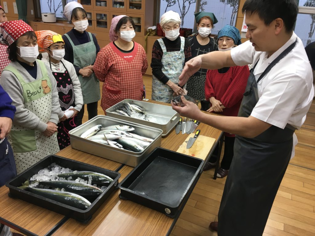 魚さばき教室 in 愛宕公民館